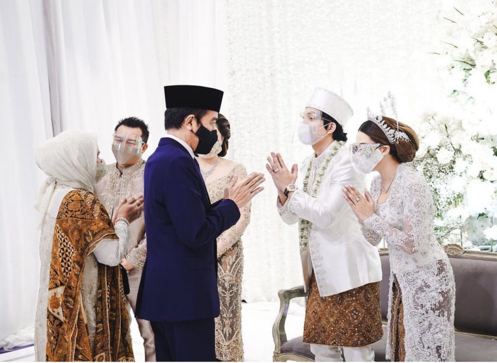 “Semua Tak Tanggalkan Face Mask, Walaupun Pengantin,” – Patuh SOP, Warganet Puji & Respek Majlis Nikah Anak Kris Dayanti