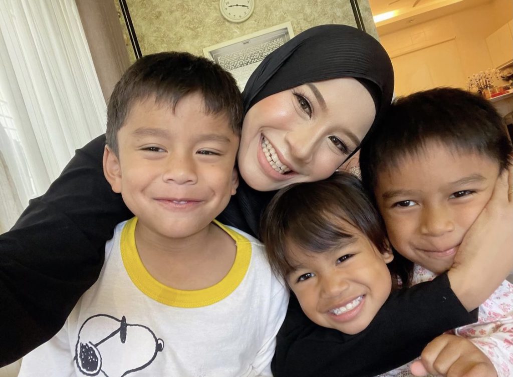 Memey Suhaiza Tiba-Tiba Terfikir Fasal Mak Waktu Sahur &#8211; “Tanpa Keredhaan Doa Ibu, Entah Kita Di Mana Hari Ini?”