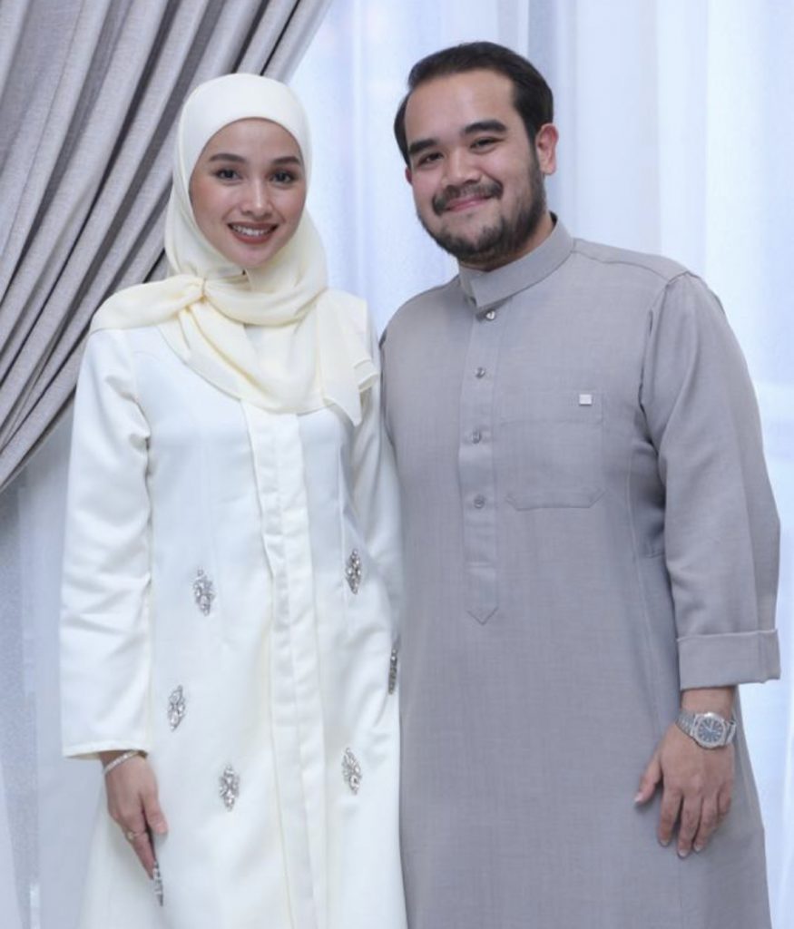 “Lepas Tular, Memang Rasa Tak Seronok Dengan Mak Iti,” – Mohon Maaf Isu ‘Payung’ Foto Adik, Asyraf & Tya Arifin Akui TokTi Pesan Jadikan Iktibar