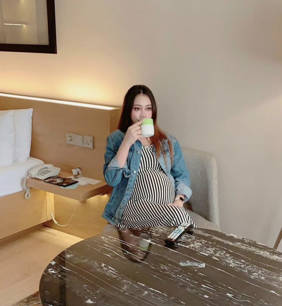 Bintang AF9 Eka Sharif Selamat Bersalin, Namakan Bayi Lelaki Luth Mateen – “Terima Kasih Pada Semua Yang Mendoakan.”