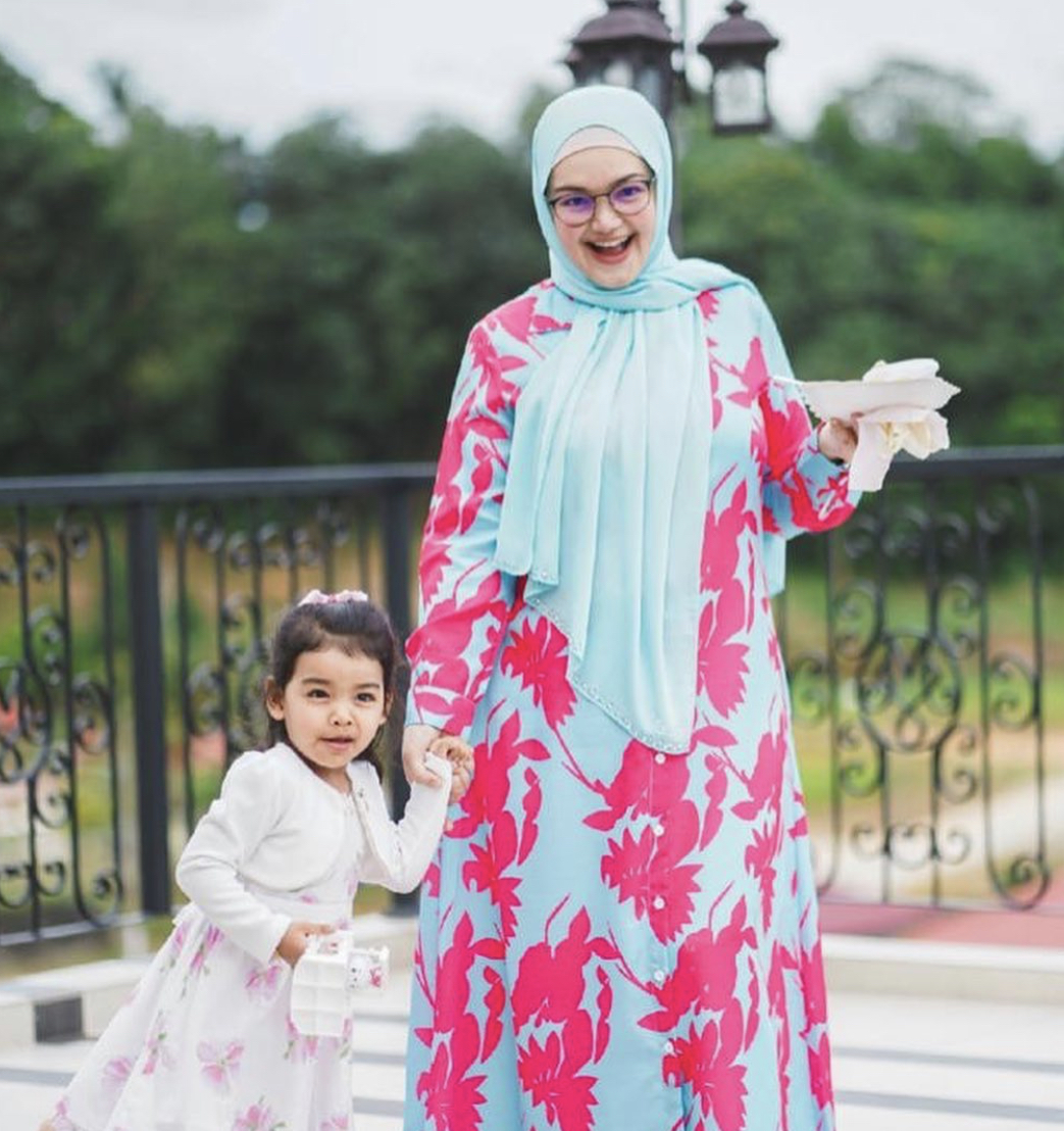 “Allah Lapangkan Satu Lagi Nikmat & Peluang Untuk Saya,” – ‘Update’ Perkembangan Selepas Bersalin, Datuk Seri Siti Nurhaliza Bersyukur
