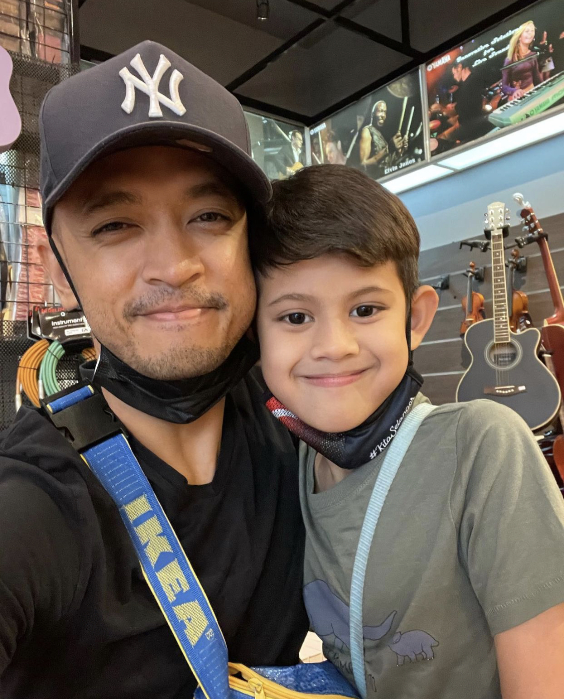 “Mic Yang Sama, Lebih 20 Tahun Tak Tukar,” – Imbau Kenangan, Tomok Bawa Peminat Tinjau Studio Rakaman New Boyz