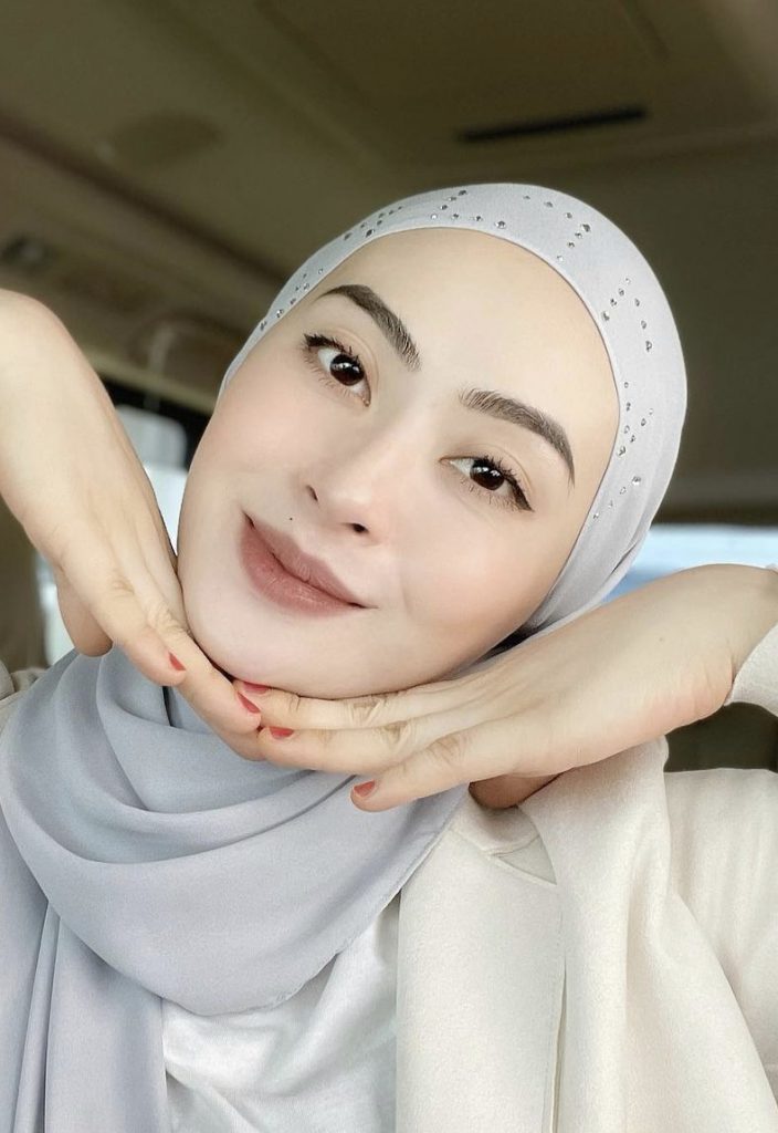 Rupa-Rupanya 6 Selebriti Ini Sebaya 30 Tahun, Tapi Siapa Masih &#8216;Maintain&#8217; Muda Jer?