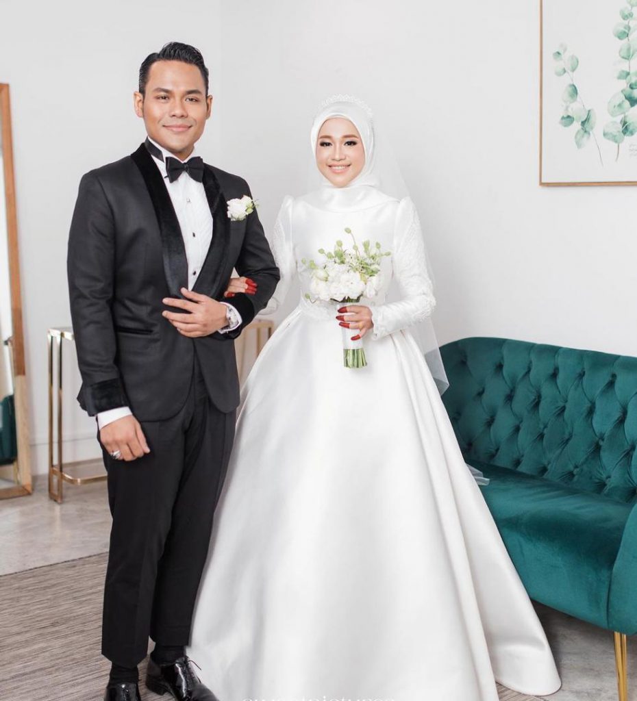 [GAMBAR] Ernie Zakri &#038; Syamel Langsung Majlis Resepsi, Kongsi Foto Indah Bersama Peminat