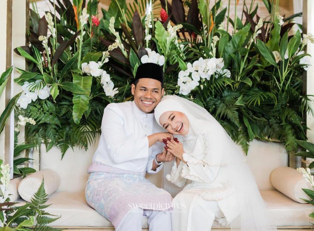 [GAMBAR] Ernie Zakri & Syamel Langsung Majlis Resepsi, Kongsi Foto Indah Bersama Peminat