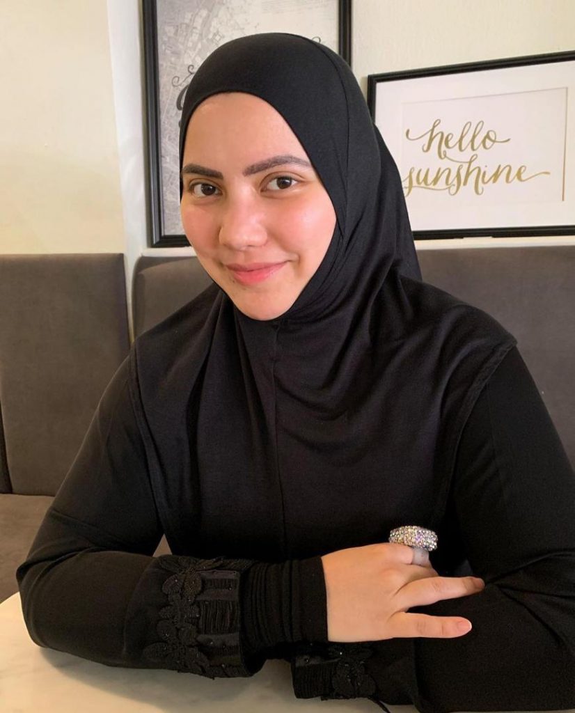 “Saya Tidak Berani Nak Komen Apa-Apa,” – Dilihat Sudah Mengenakan Hijab, Nina Iskandar Enggan Ulas Lanjut