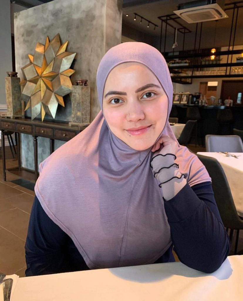“Saya Tidak Berani Nak Komen Apa-Apa,” &#8211; Dilihat Sudah Mengenakan Hijab, Nina Iskandar Enggan Ulas Lanjut