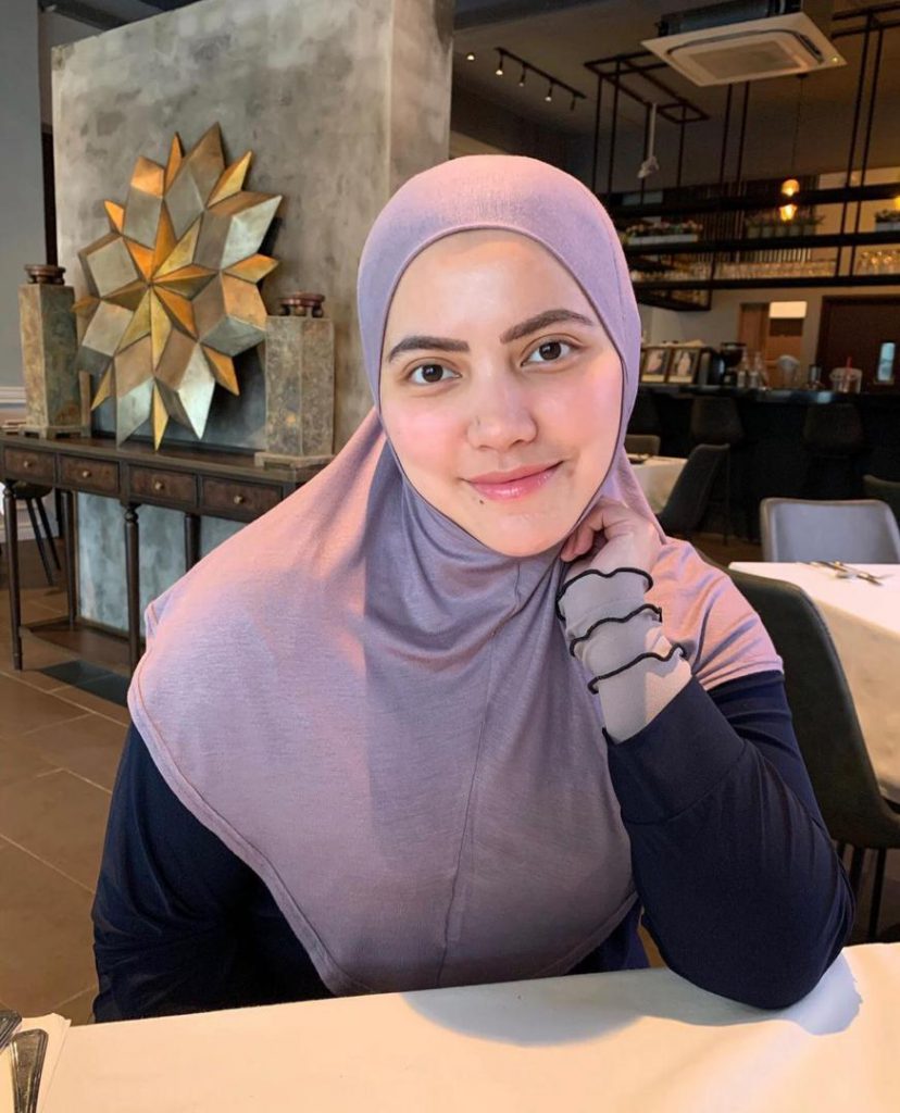 “Saya Tidak Berani Nak Komen Apa-Apa,” – Dilihat Sudah Mengenakan Hijab, Nina Iskandar Enggan Ulas Lanjut