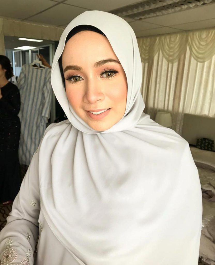 “Buat Jahat Macam Mana Pun Kena Solat,” &#8211; Amira Othman