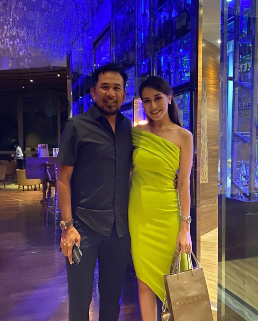 “Terima Kasih Untuk Hadiah Ini Sayang,” – Sempena Hari Jadi & Anniversary, Shima Anuar Gembira Terima Rantai Berjenama Pemberian Suami