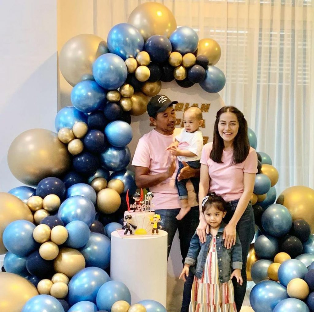 “Terima Kasih Untuk Hadiah Ini Sayang,” – Sempena Hari Jadi & Anniversary, Shima Anuar Gembira Terima Rantai Berjenama Pemberian Suami