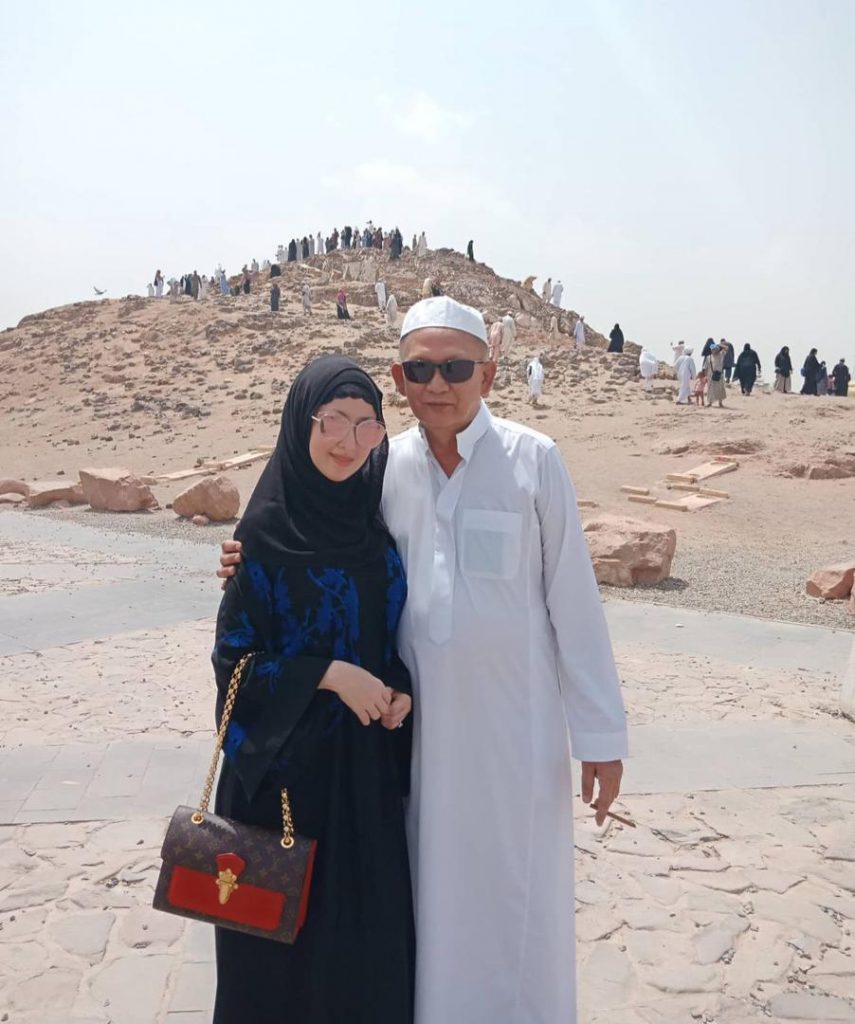 “MasyaAllah Cantik Sangat,” – Kongsi Foto Bertudung Litup, Datin Maria Farida Terima Pujian Peminat